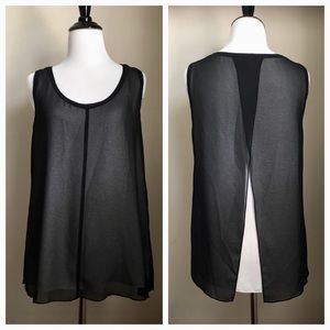 Banana Republic Sleeveless Black/White Blouse